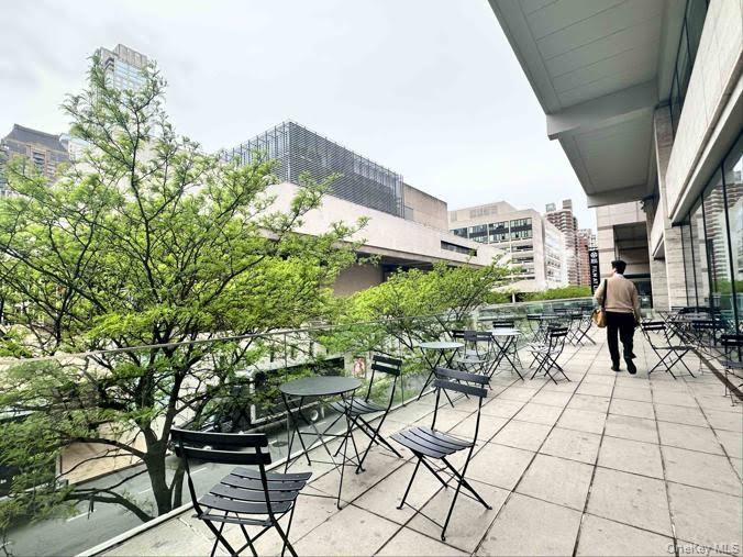 165 West 66th Street, New York (Manhattan), NY 10023