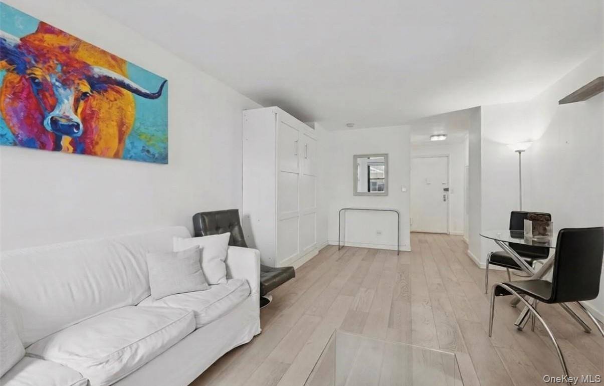 165 West 66th Street, New York (Manhattan), NY 10023