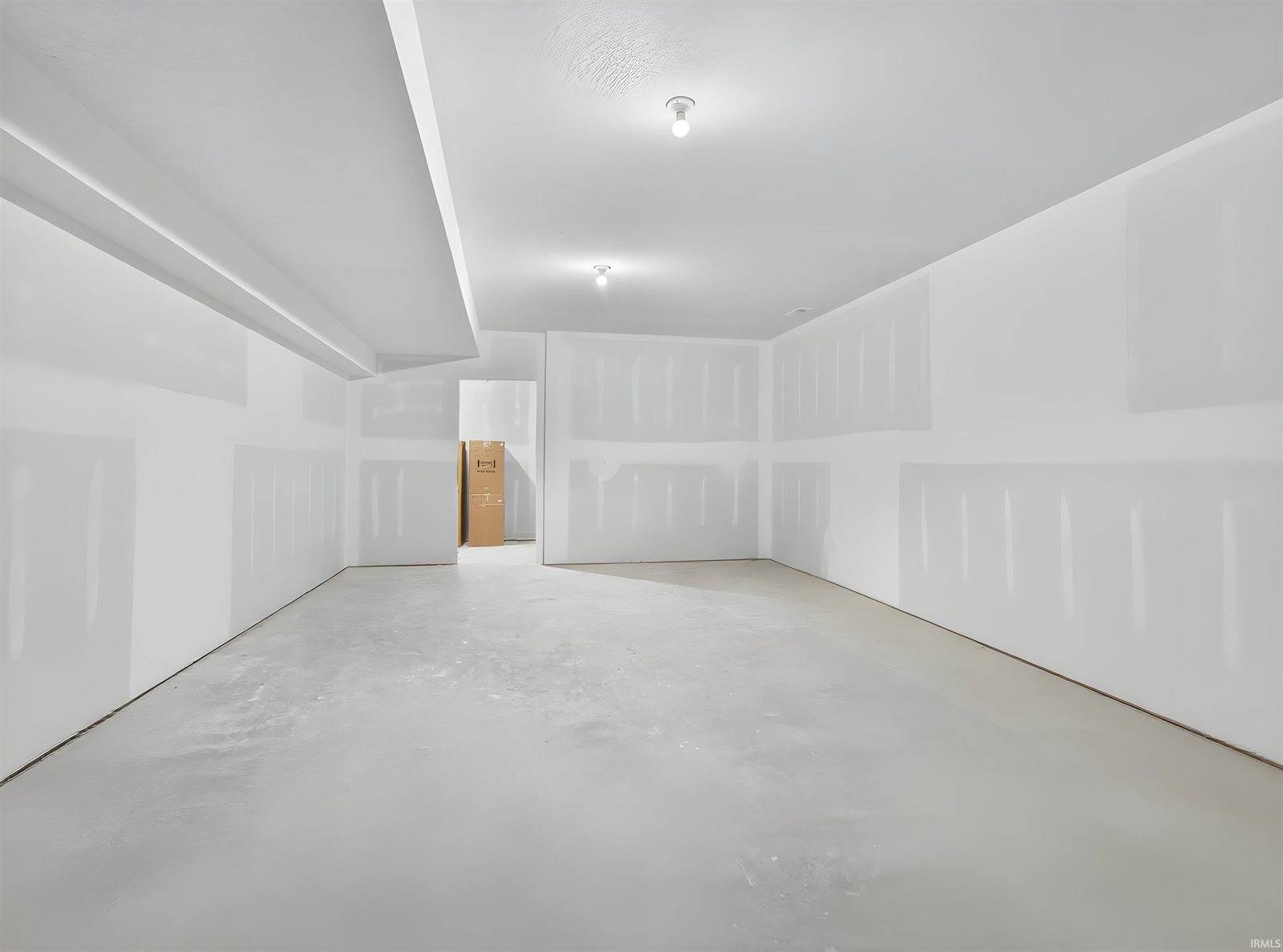 8693 Leonis Run, Leo, IN 46765