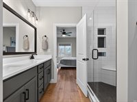 8693 Leonis Run, Leo, IN 46765