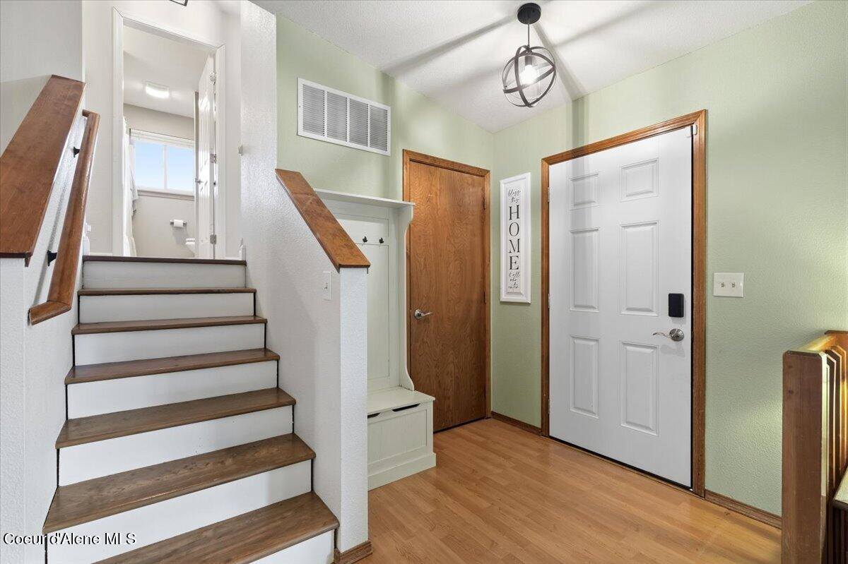 865 West Parkhurst Ct, Coeur d'Alene, ID 83815