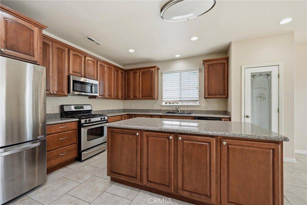 19611 Mountain Meadow South, Hidden Valley Lake, CA 95467