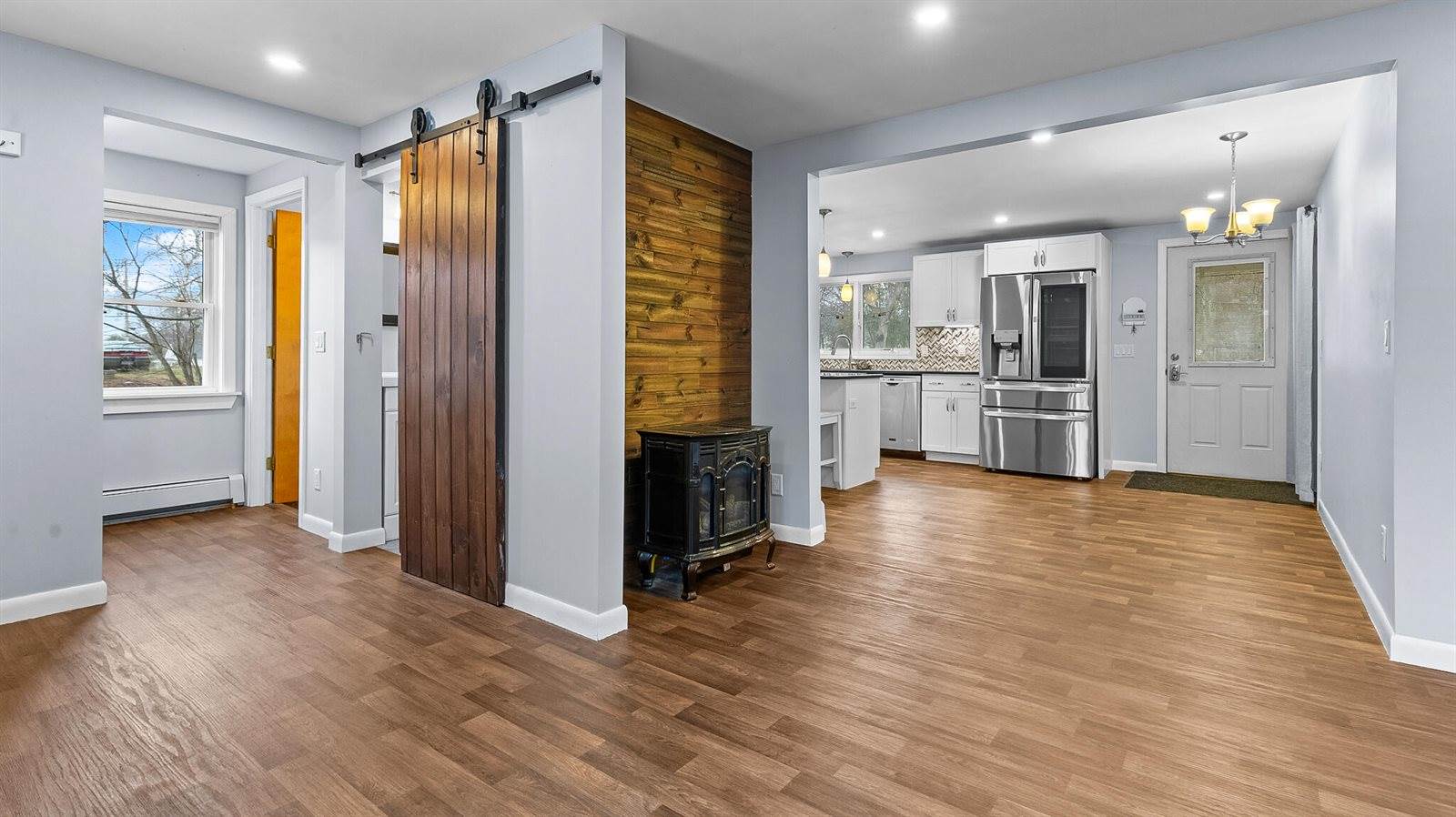 1806 Hammond Street, Hermon, ME 04401