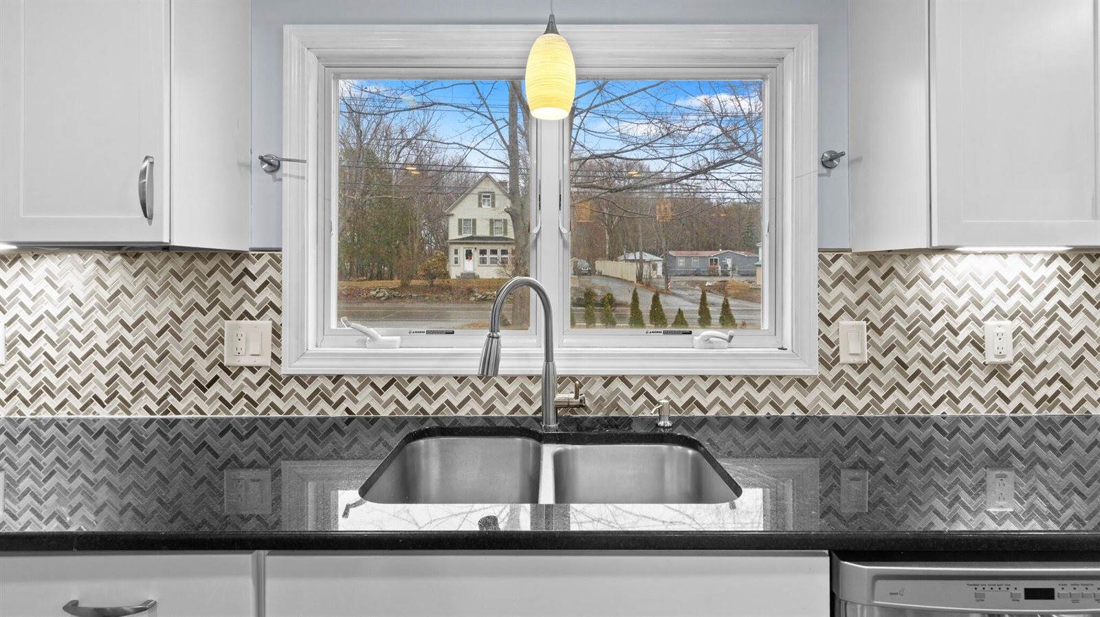 1806 Hammond Street, Hermon, ME 04401