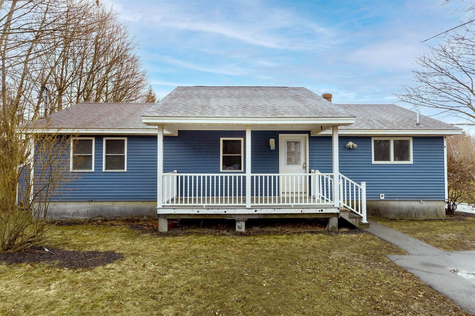 1806 Hammond Street, Hermon, ME 04401
