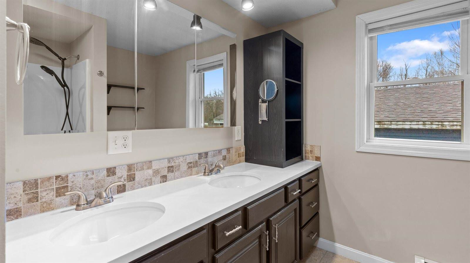 1806 Hammond Street, Hermon, ME 04401