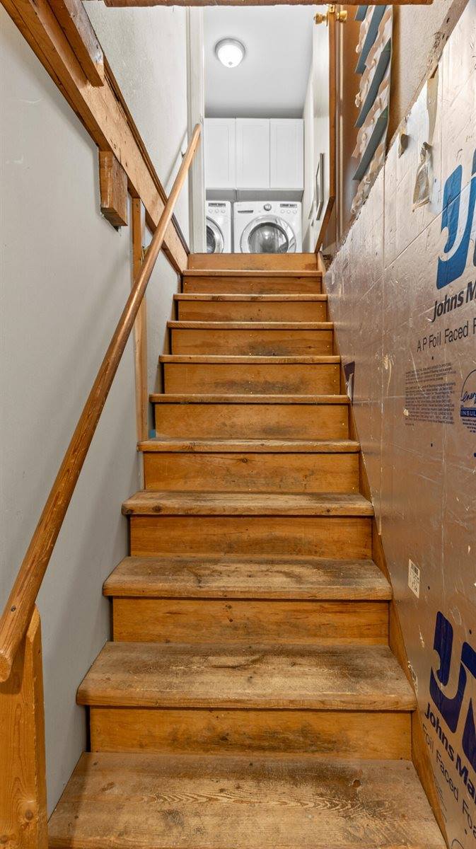 1806 Hammond Street, Hermon, ME 04401