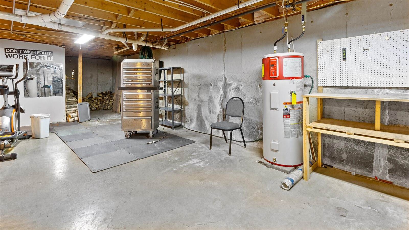 1806 Hammond Street, Hermon, ME 04401