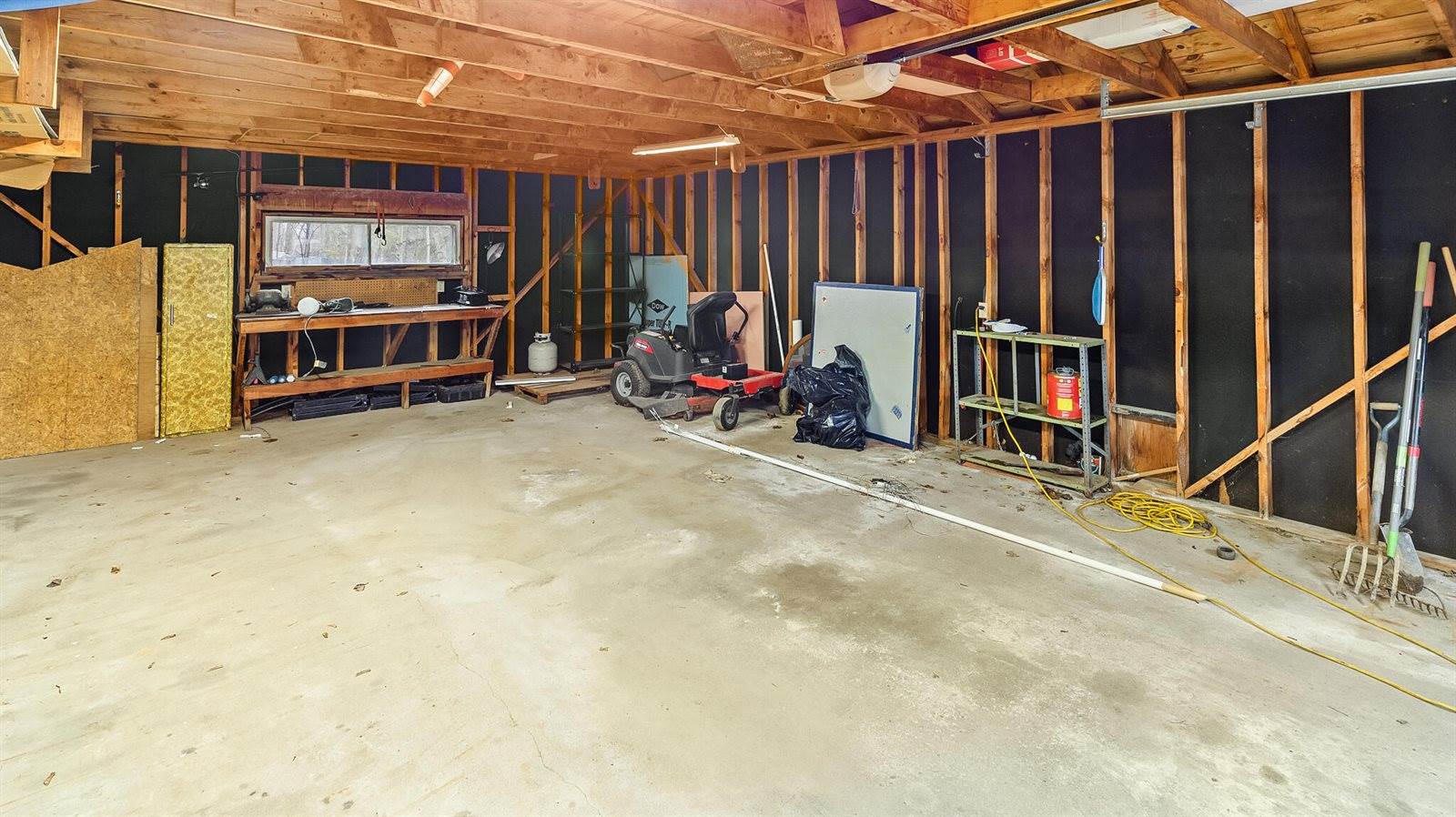 1806 Hammond Street, Hermon, ME 04401