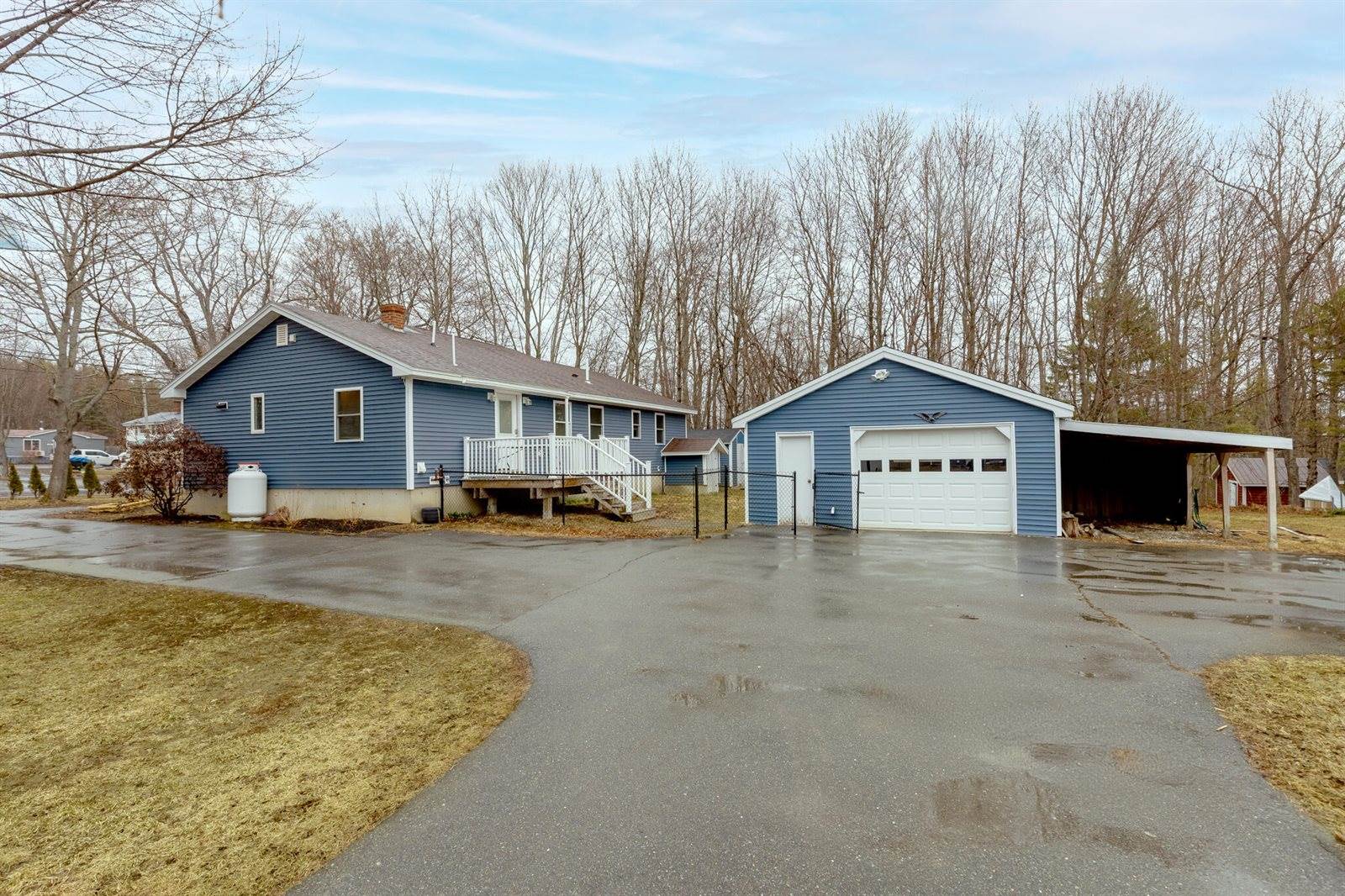 1806 Hammond Street, Hermon, ME 04401