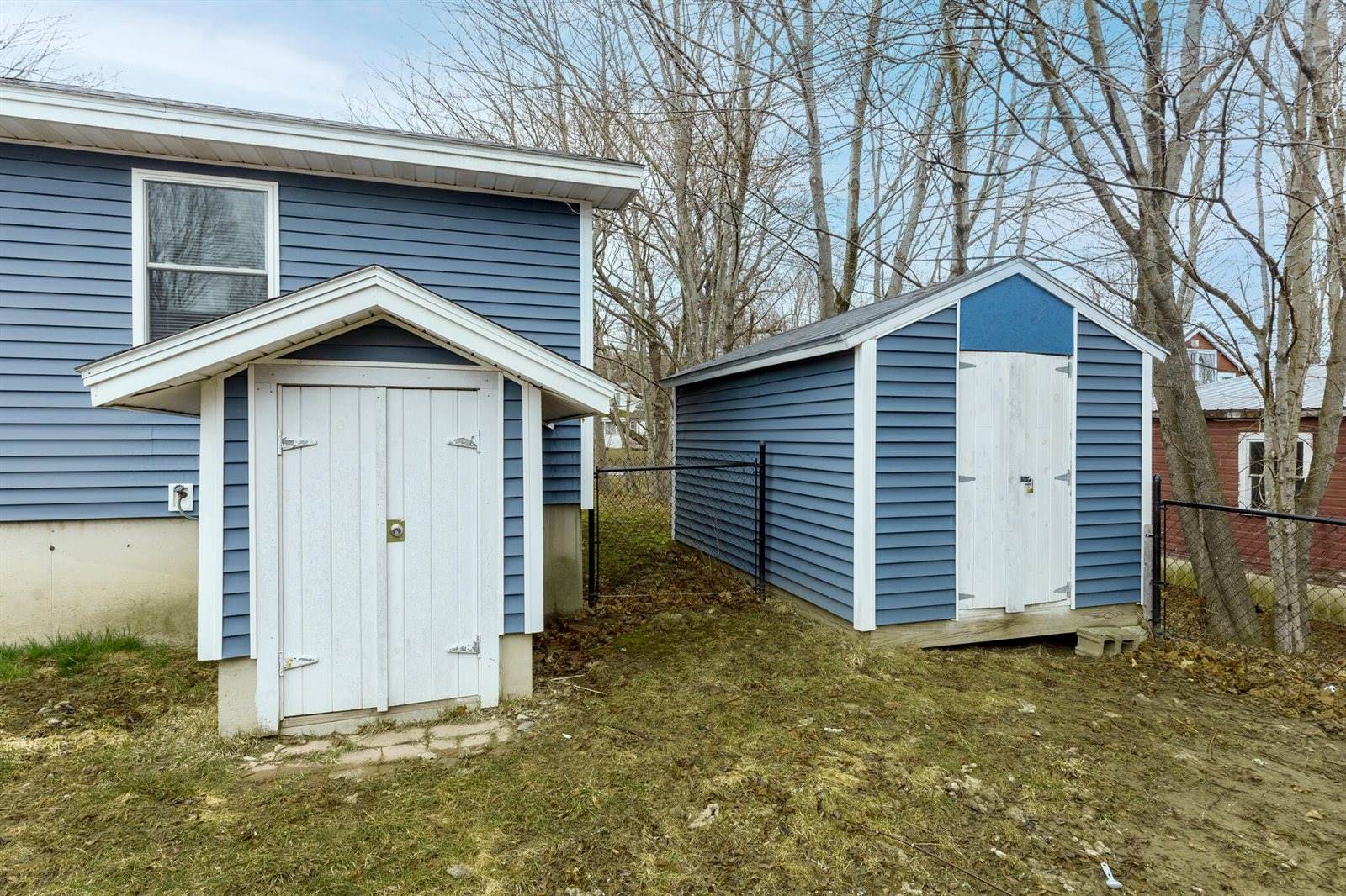 1806 Hammond Street, Hermon, ME 04401