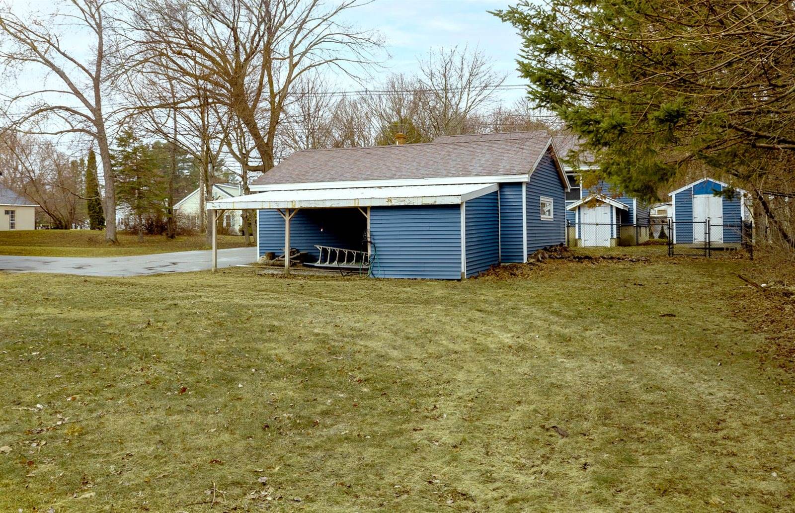 1806 Hammond Street, Hermon, ME 04401