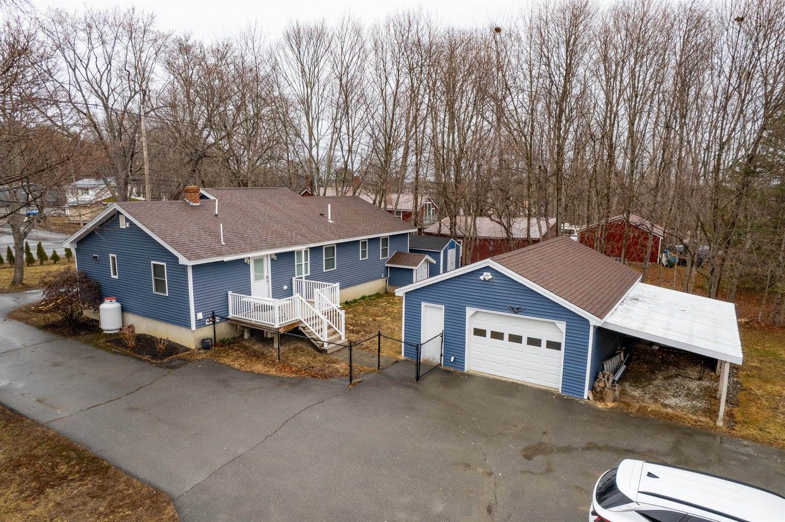 1806 Hammond Street, Hermon, ME 04401