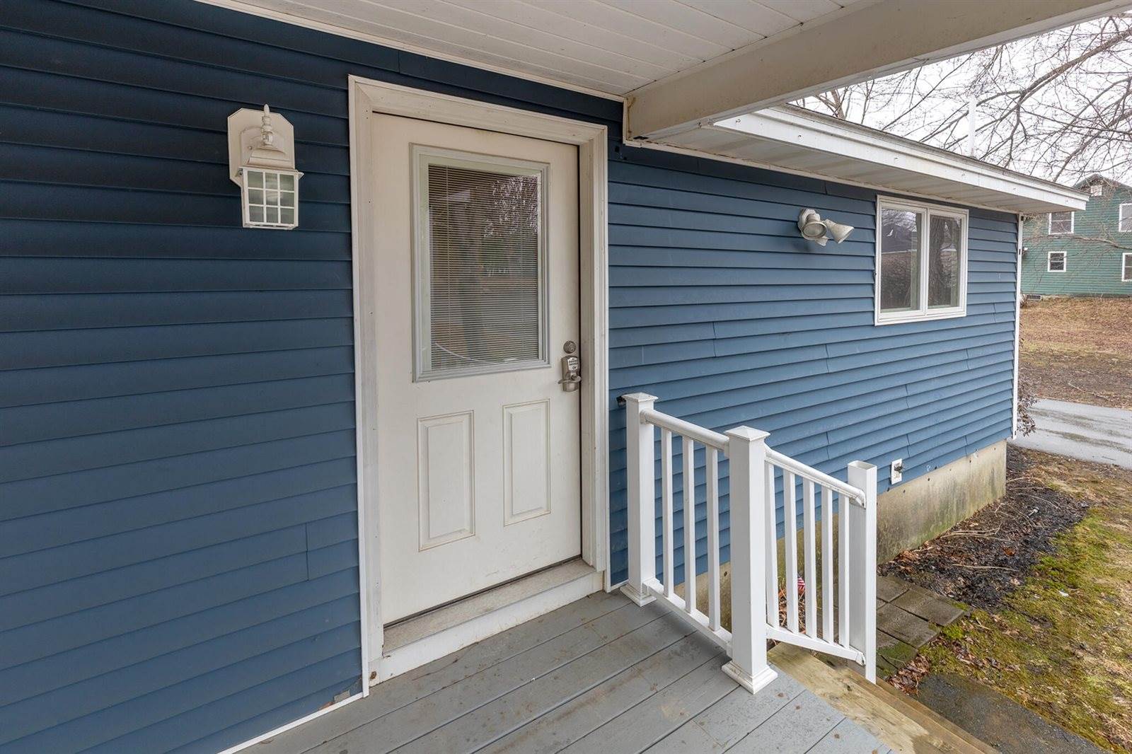 1806 Hammond Street, Hermon, ME 04401