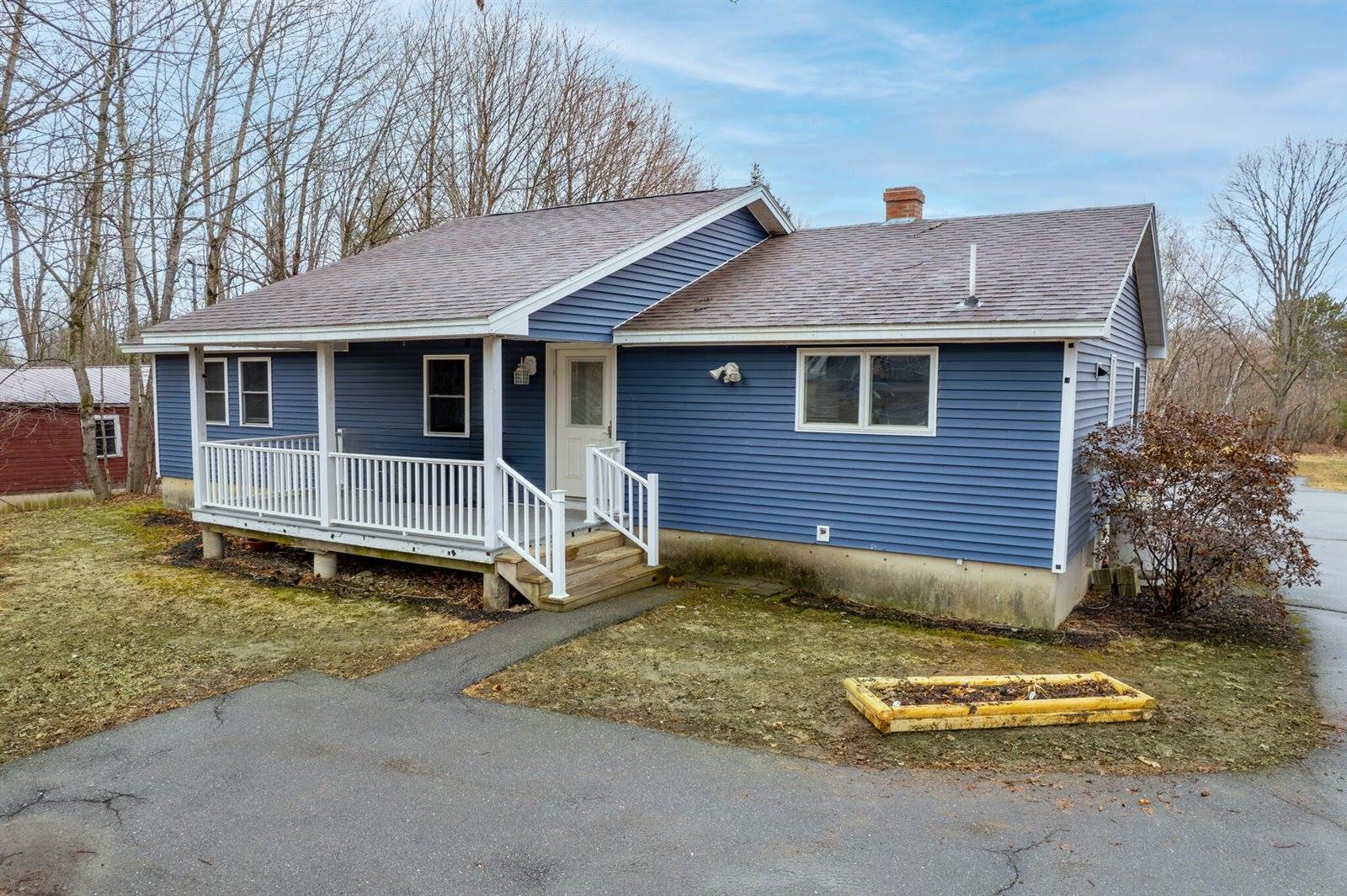 1806 Hammond Street, Hermon, ME 04401