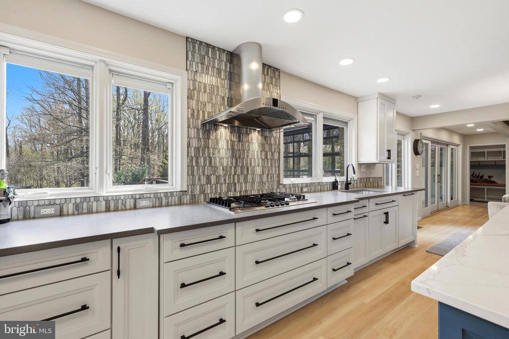 10300 Crown Point Court, Potomac, MD 20854