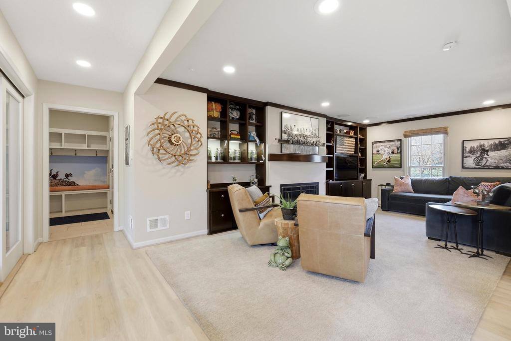 10300 Crown Point Court, Potomac, MD 20854