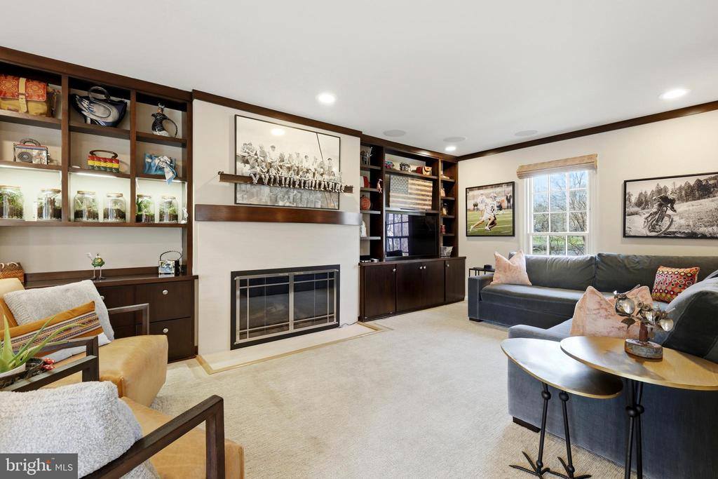 10300 Crown Point Court, Potomac, MD 20854