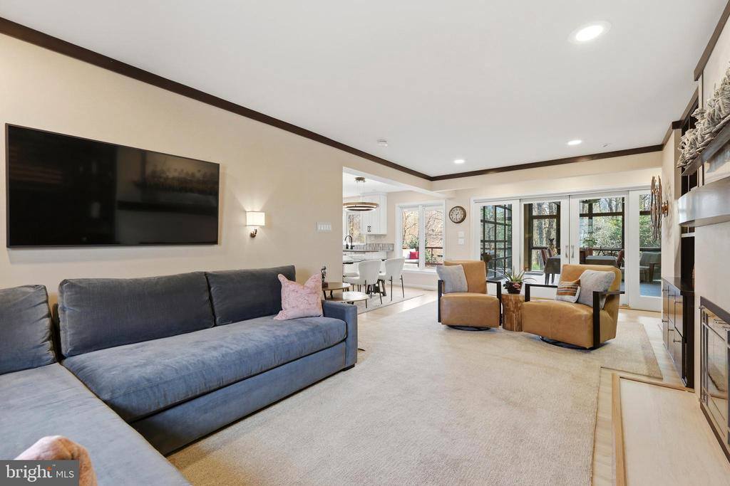 10300 Crown Point Court, Potomac, MD 20854