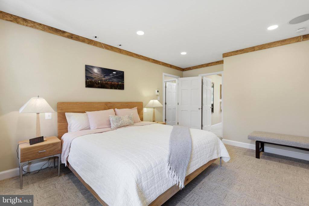 10300 Crown Point Court, Potomac, MD 20854