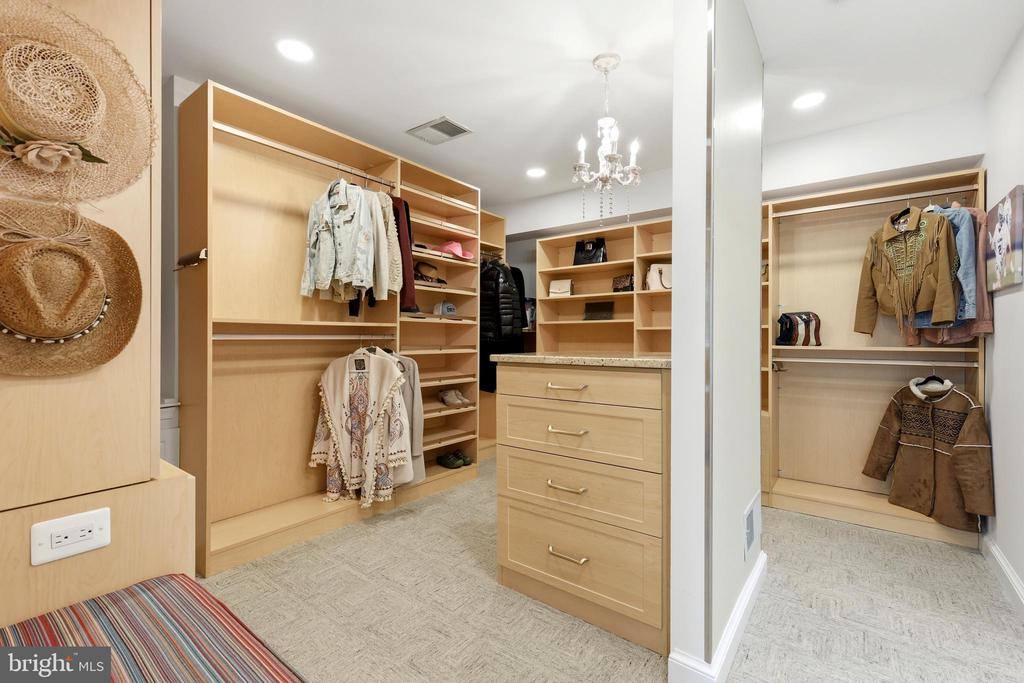 10300 Crown Point Court, Potomac, MD 20854