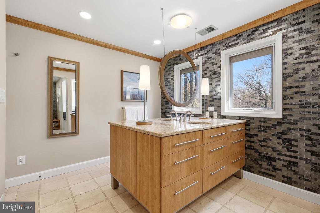 10300 Crown Point Court, Potomac, MD 20854