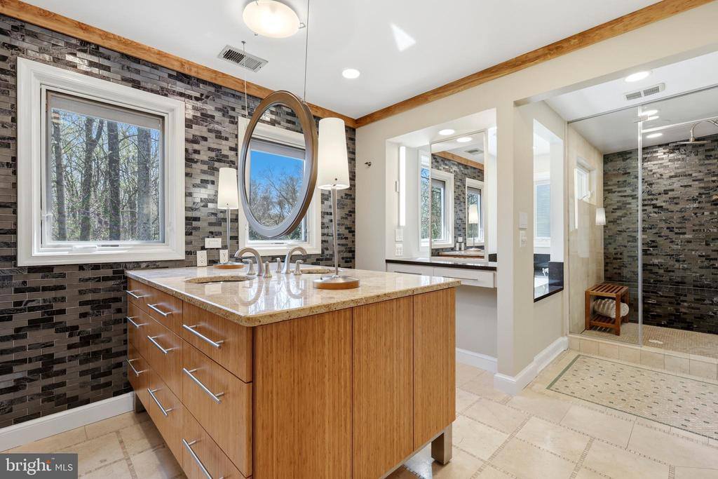 10300 Crown Point Court, Potomac, MD 20854