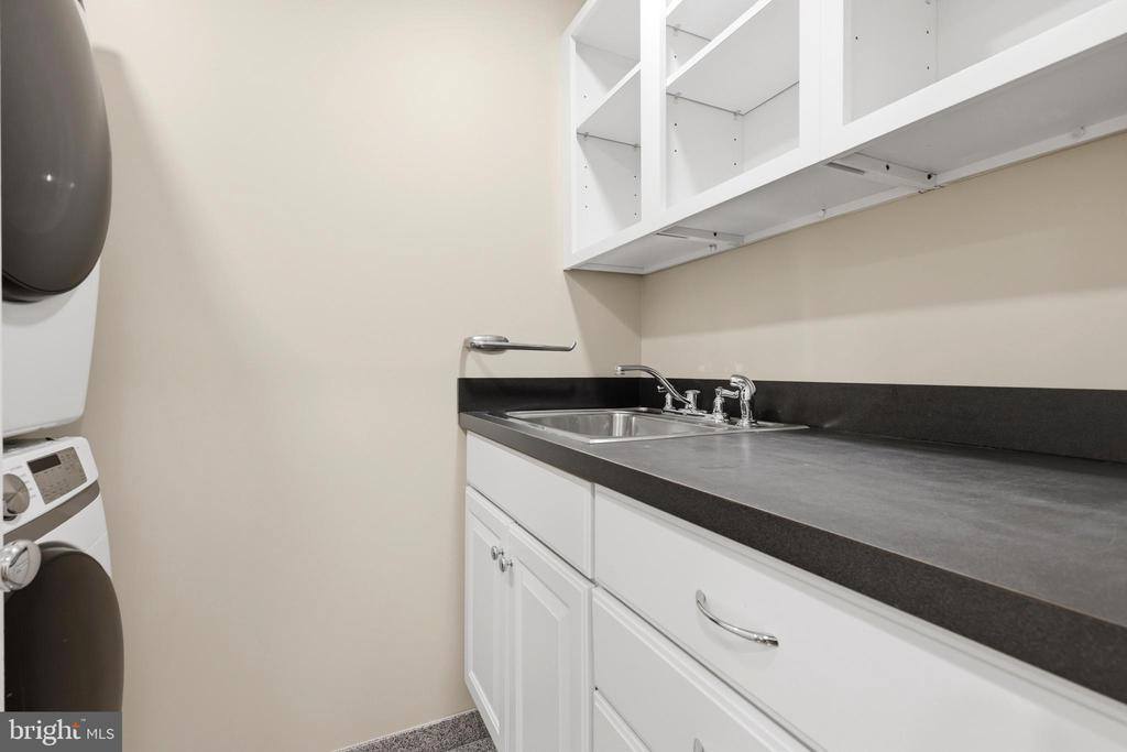 10300 Crown Point Court, Potomac, MD 20854