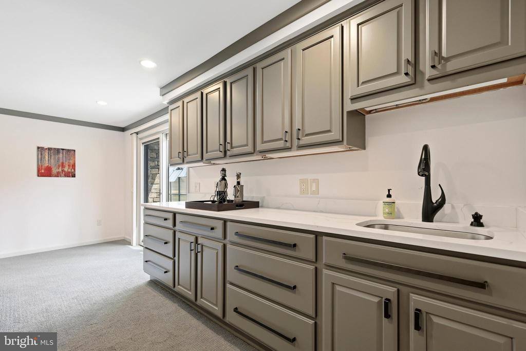 10300 Crown Point Court, Potomac, MD 20854