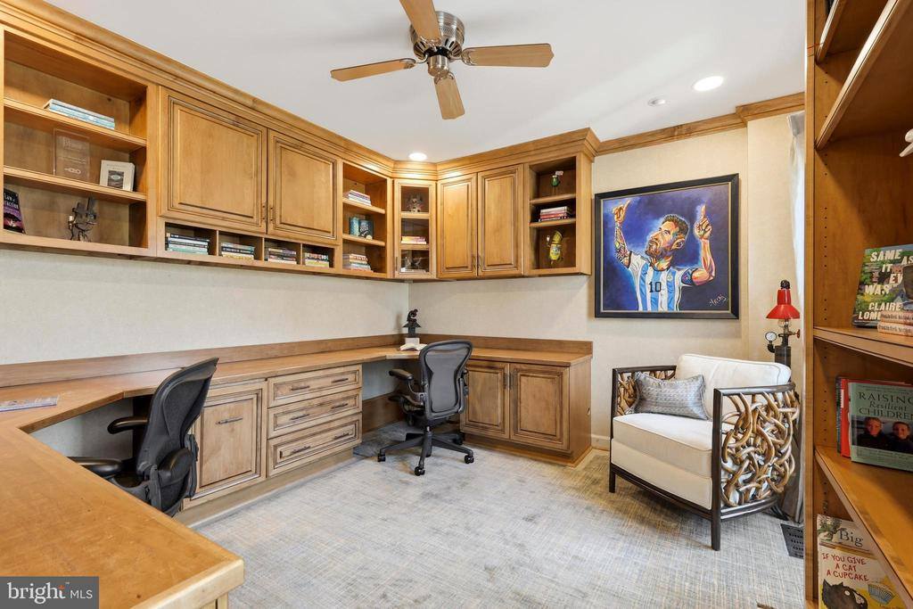 10300 Crown Point Court, Potomac, MD 20854