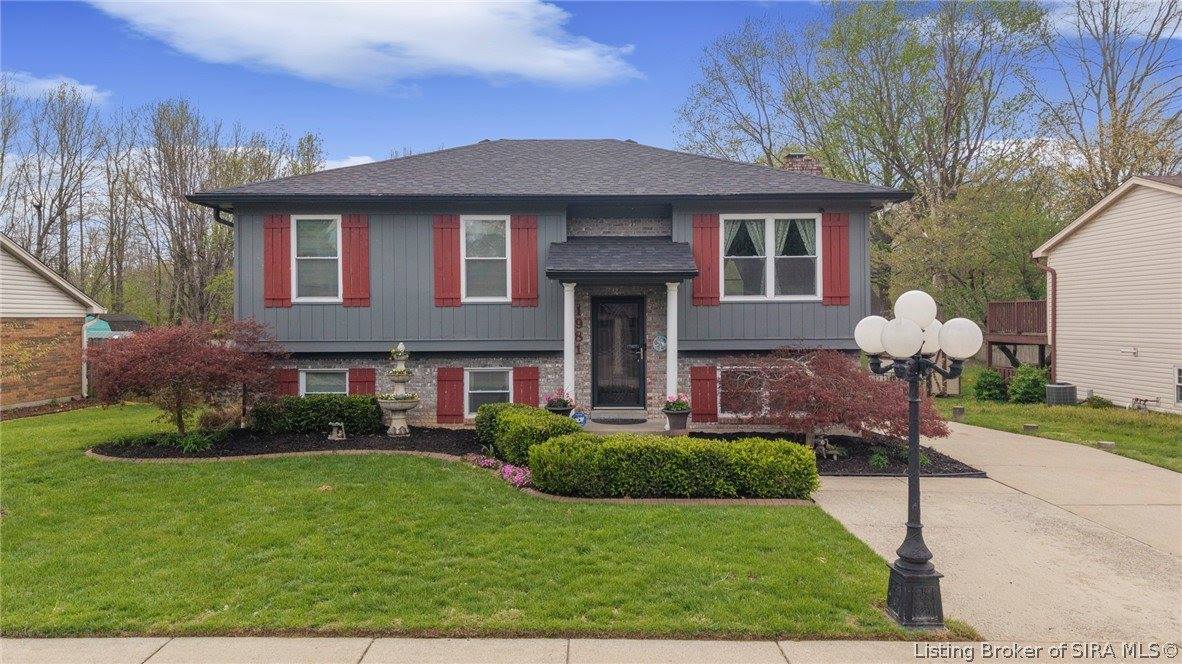 1981 Blue Teal Lane, Jeffersonville, IN 47130