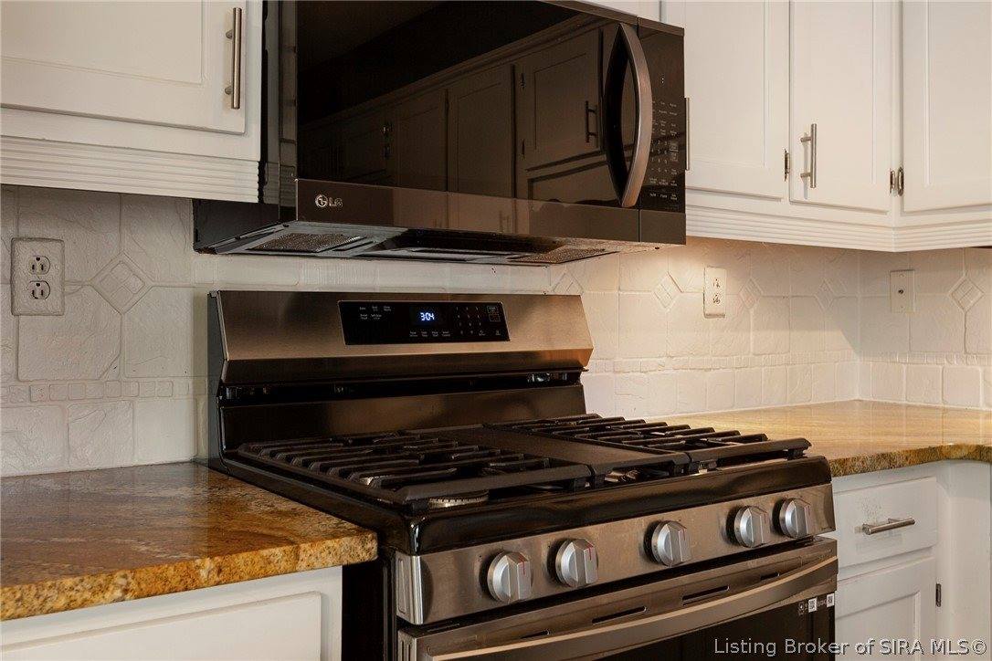 1981 Blue Teal Lane, Jeffersonville, IN 47130