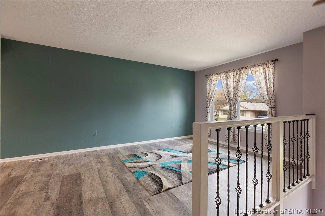 1981 Blue Teal Lane, Jeffersonville, IN 47130