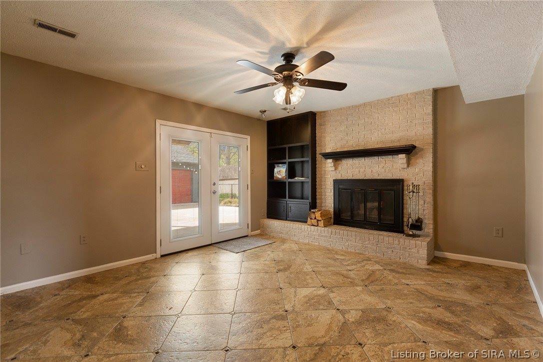 1981 Blue Teal Lane, Jeffersonville, IN 47130