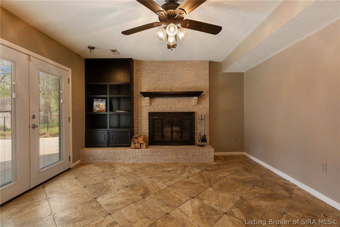 1981 Blue Teal Lane, Jeffersonville, IN 47130