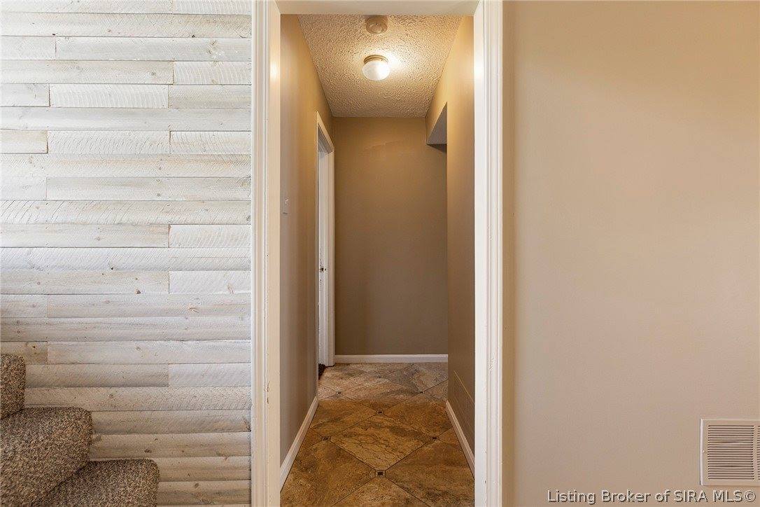 1981 Blue Teal Lane, Jeffersonville, IN 47130