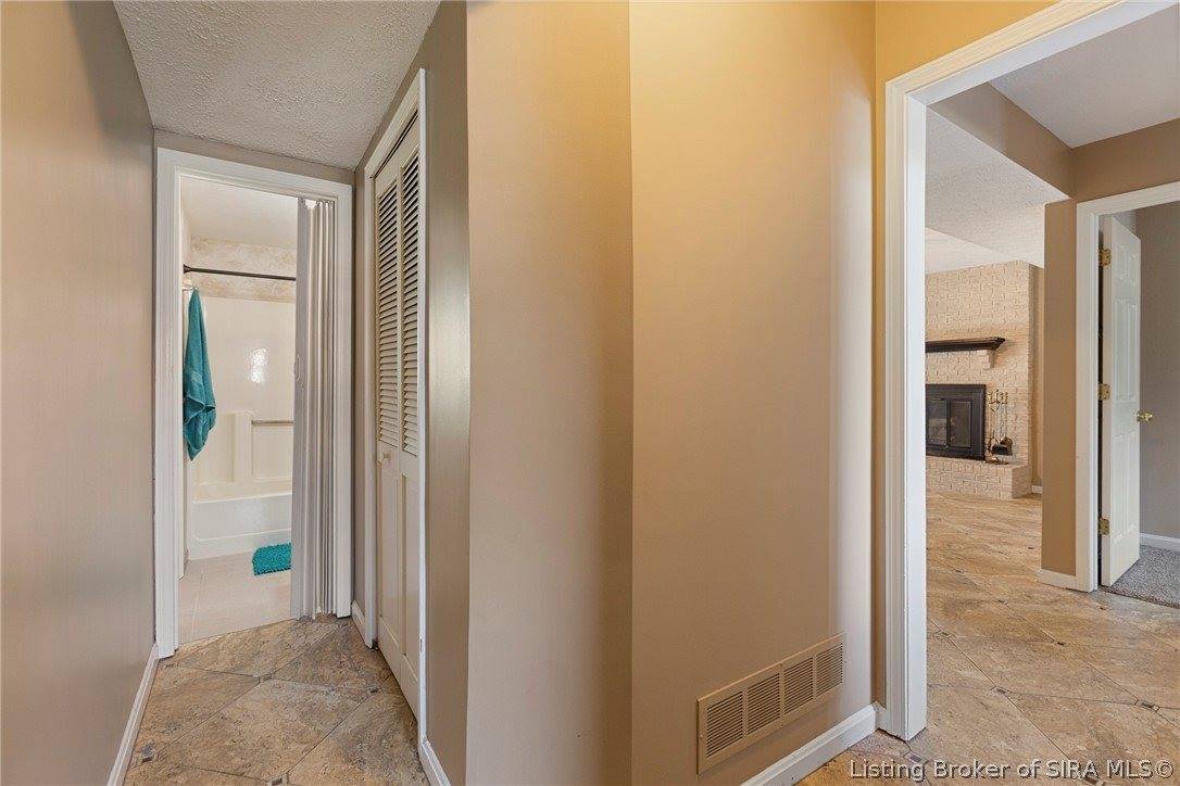 1981 Blue Teal Lane, Jeffersonville, IN 47130