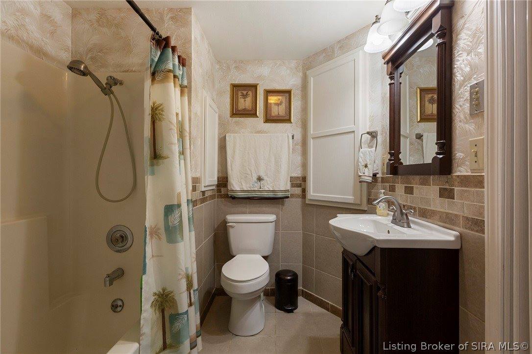 1981 Blue Teal Lane, Jeffersonville, IN 47130