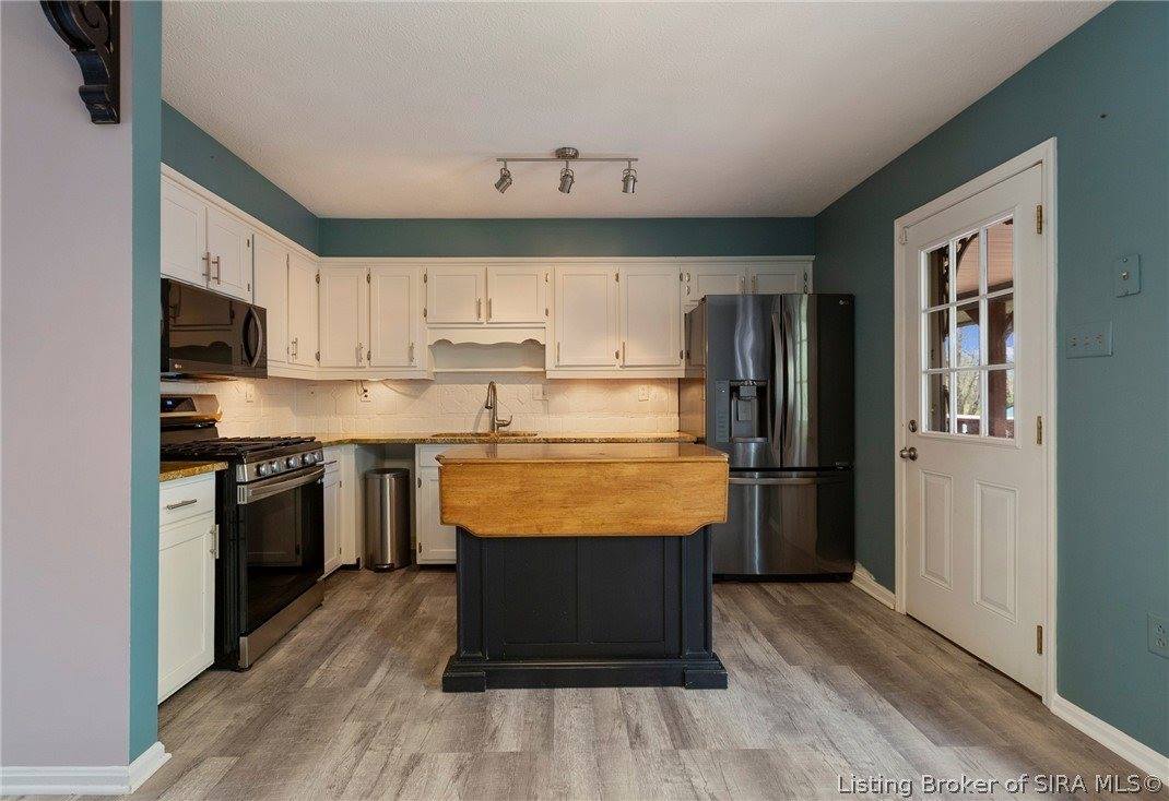 1981 Blue Teal Lane, Jeffersonville, IN 47130