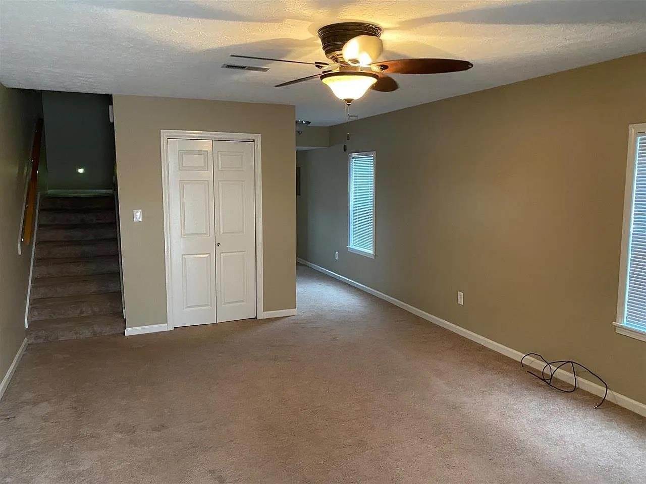 1207 Smallhouse Road, Bowling Green, KY 42104