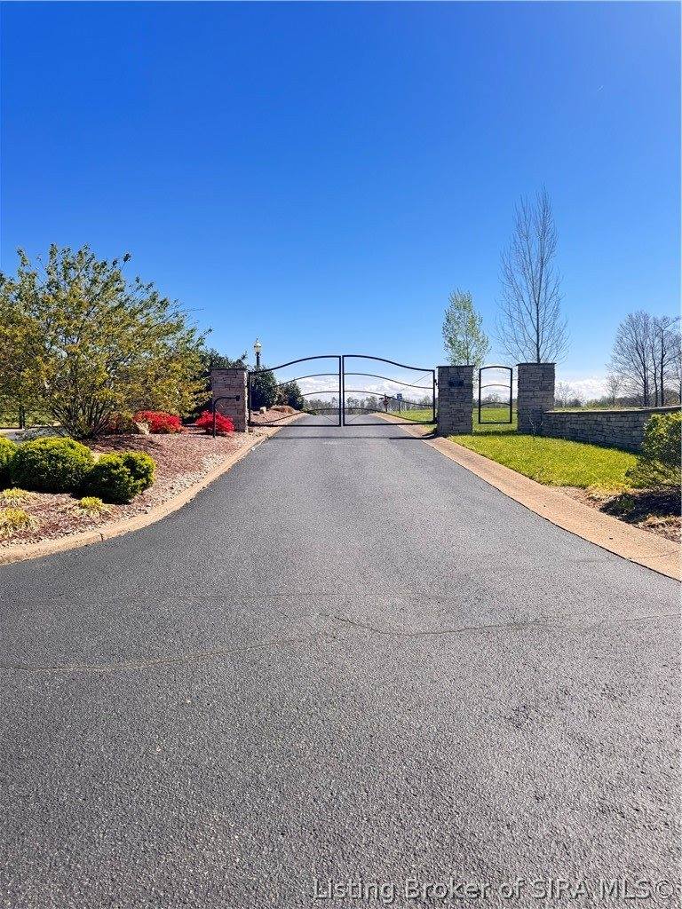 1002 Canyon Road, Georgetown, IN 47122