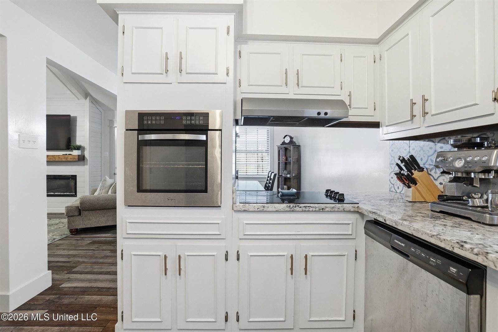 2070 Camp Wilkes Road, Biloxi, MS 39532