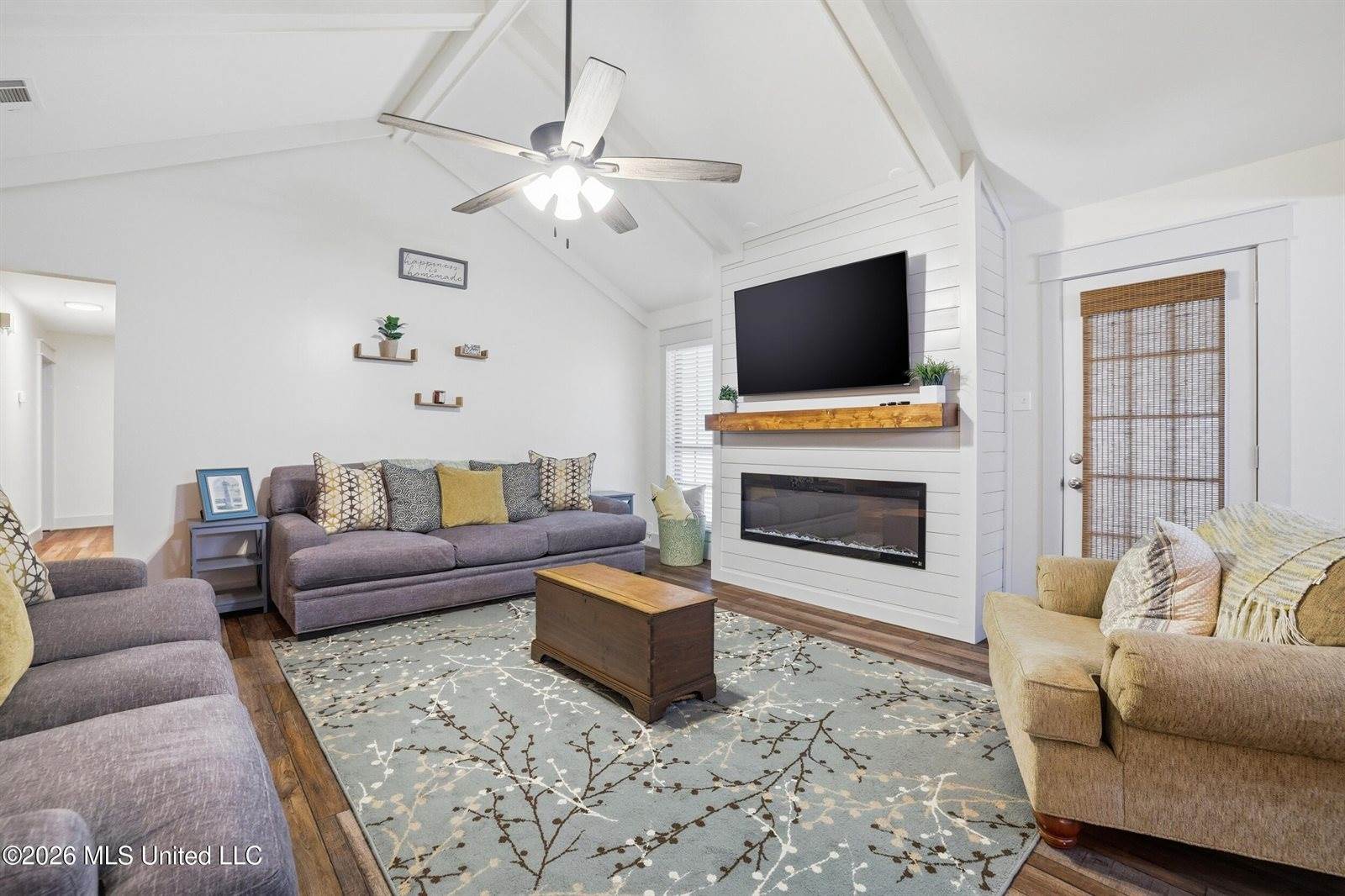 2070 Camp Wilkes Road, Biloxi, MS 39532