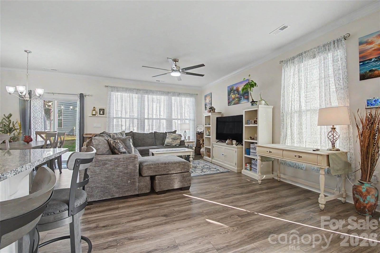 33 Cedar Hill Road, Hendersonville, NC 28792