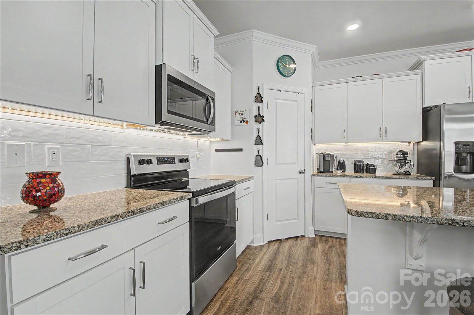 33 Cedar Hill Road, Hendersonville, NC 28792