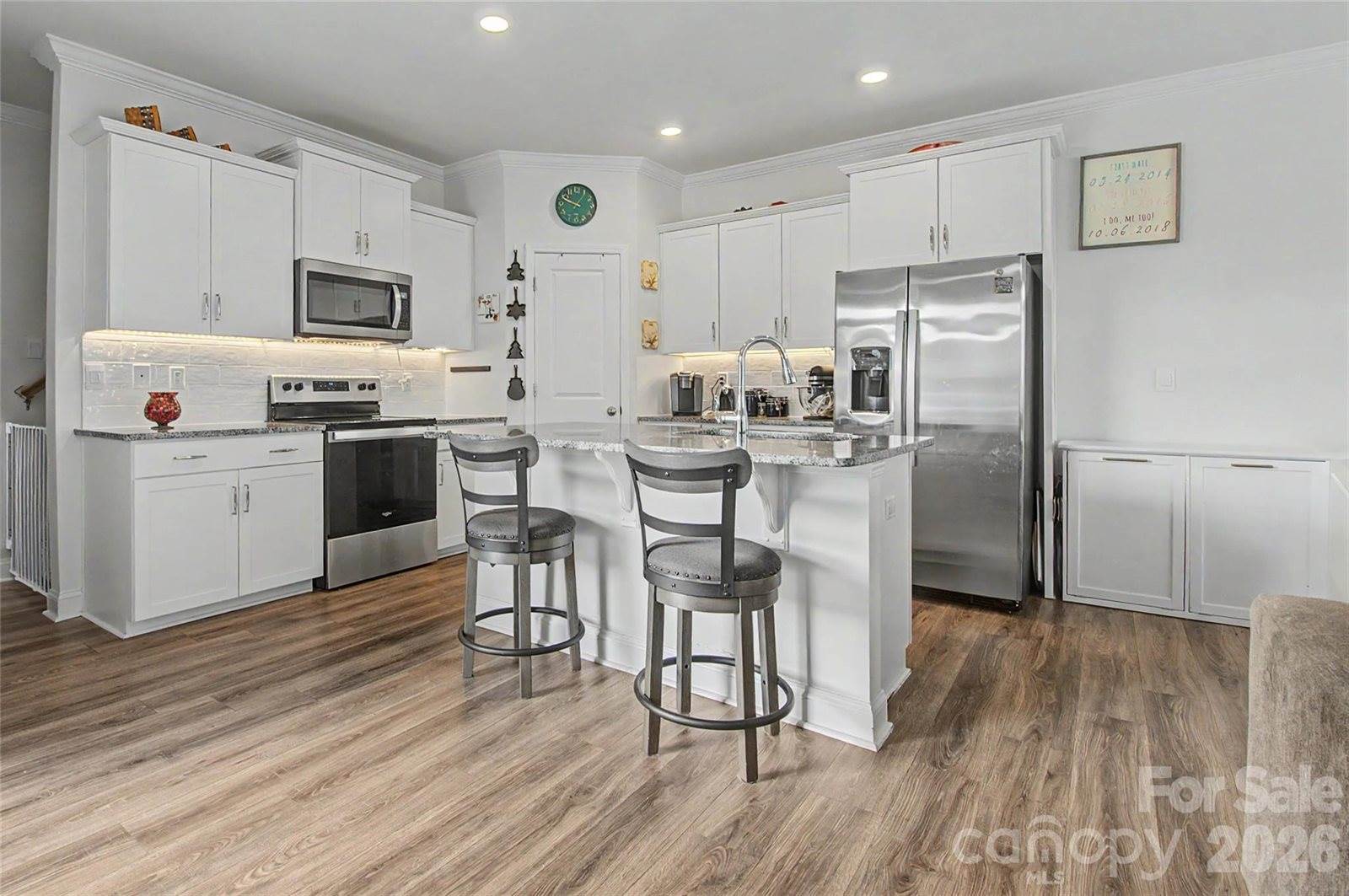 33 Cedar Hill Road, Hendersonville, NC 28792