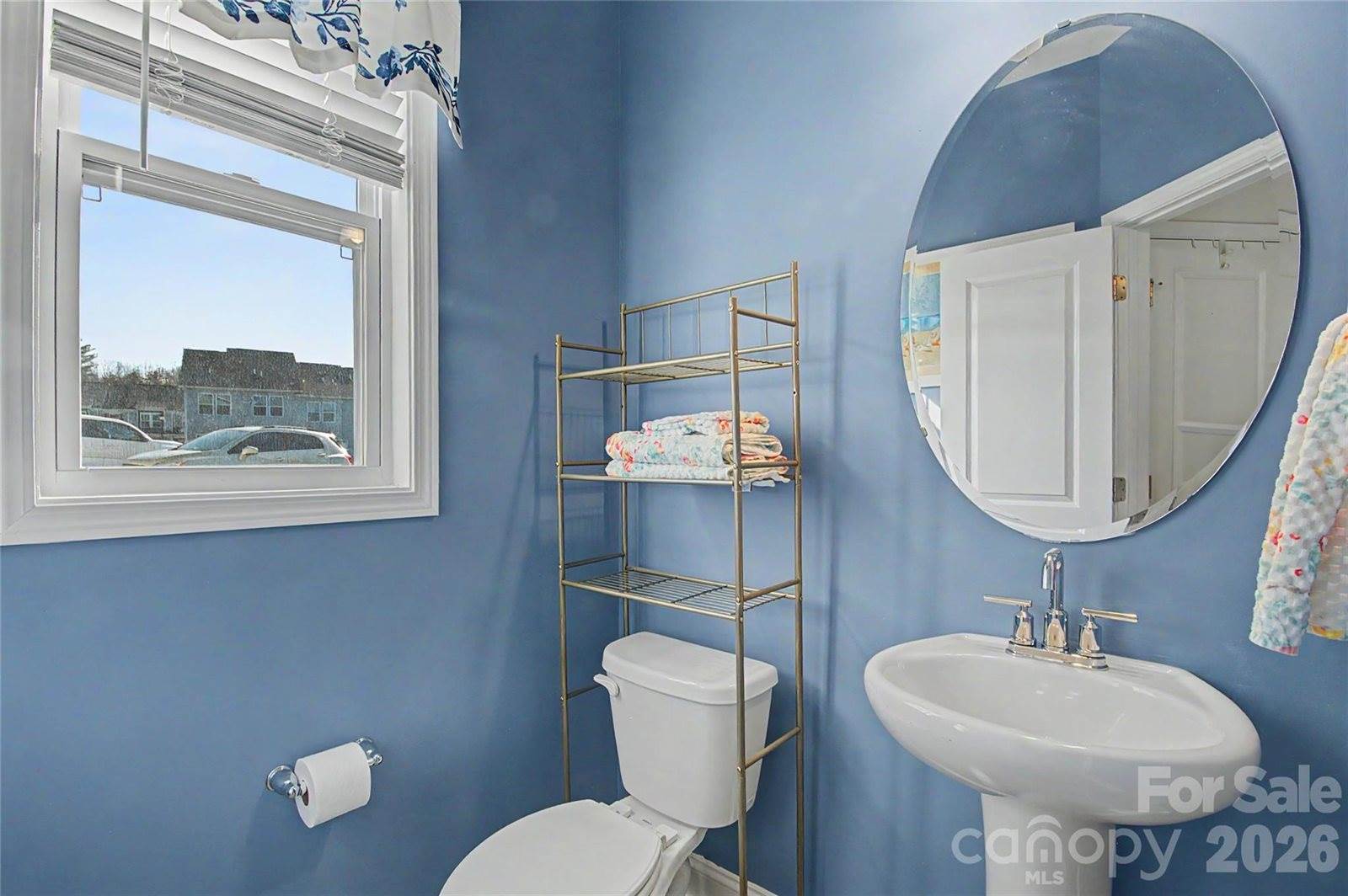 33 Cedar Hill Road, Hendersonville, NC 28792