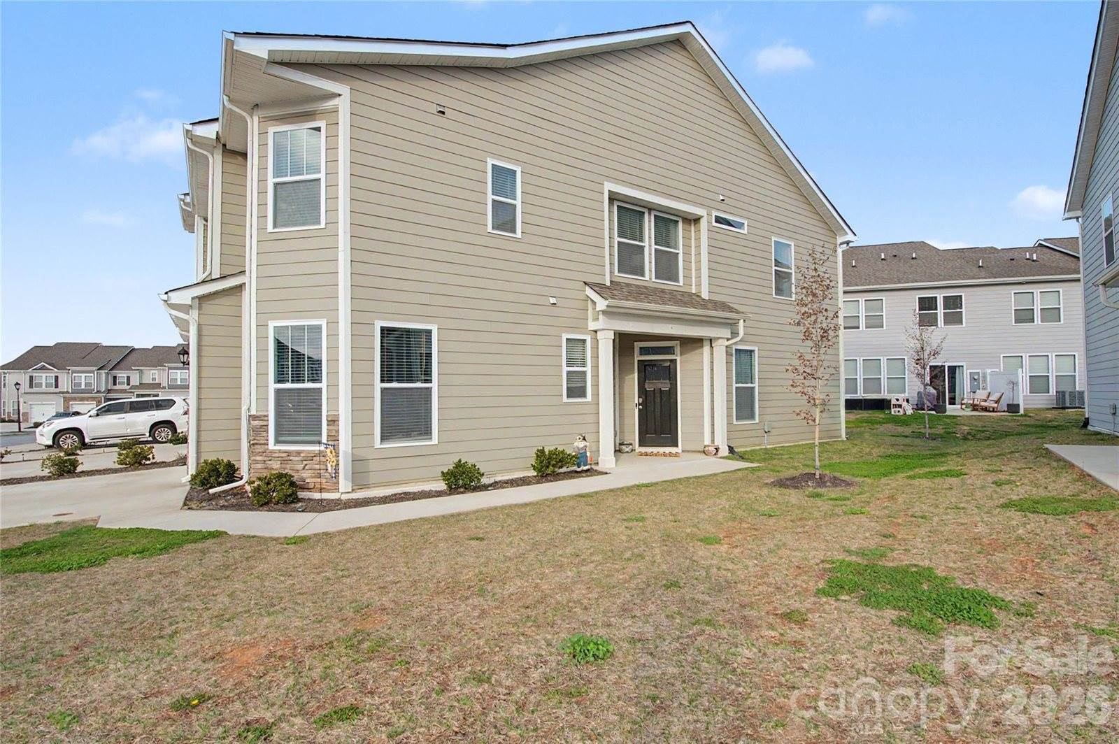 33 Cedar Hill Road, Hendersonville, NC 28792