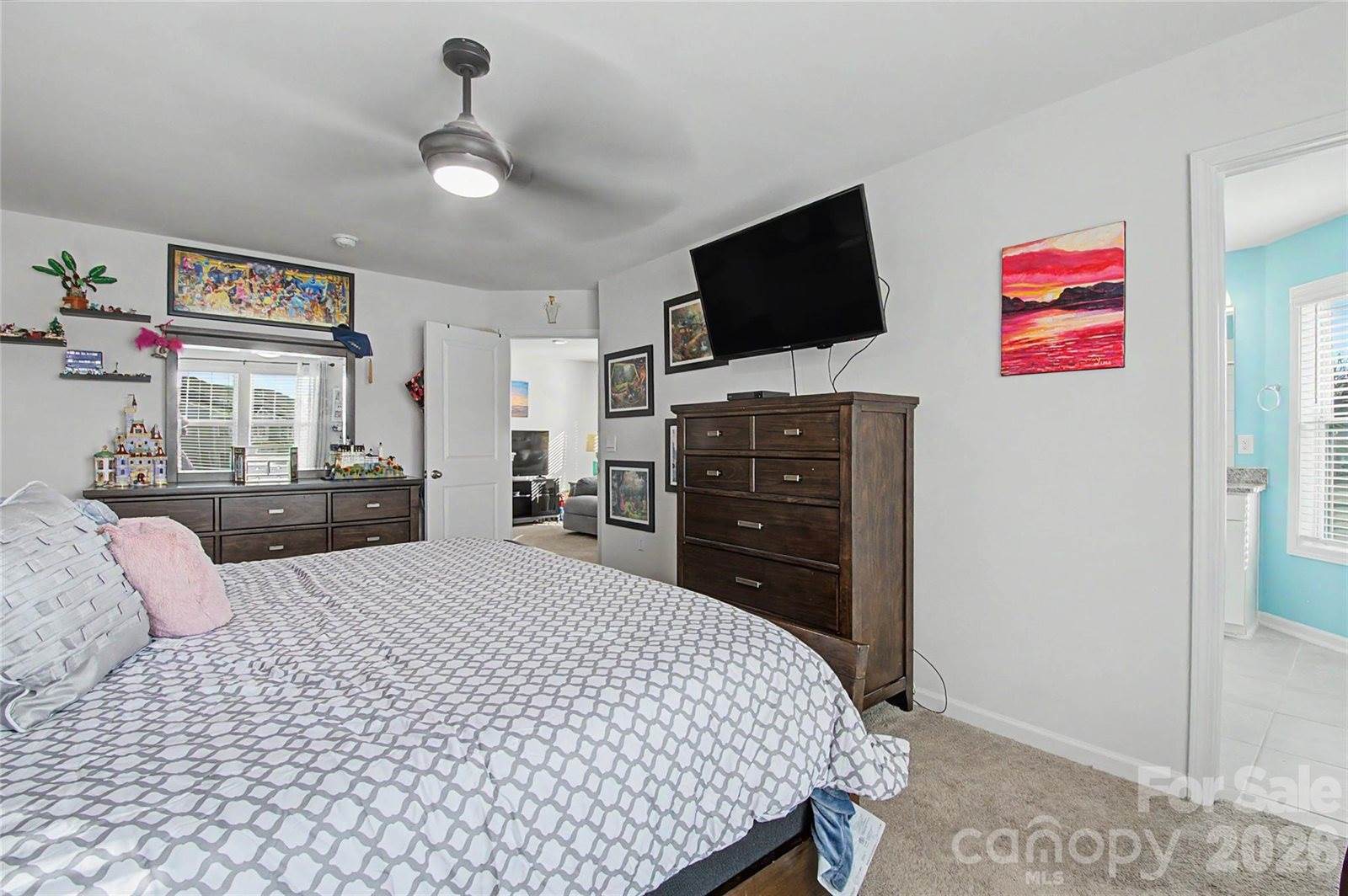 33 Cedar Hill Road, Hendersonville, NC 28792