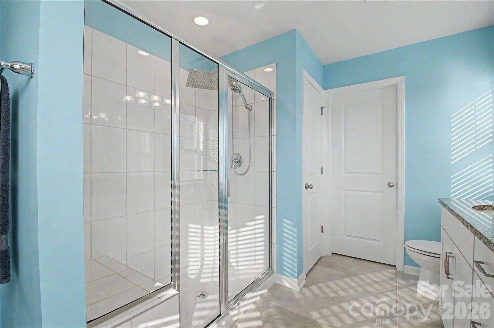 33 Cedar Hill Road, Hendersonville, NC 28792